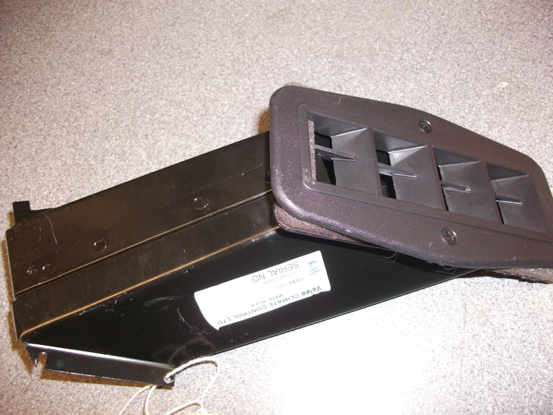 Image of RIGHT HAND AIR DUCT DIFFUSER WITH FLOOR VENT OUTLET 