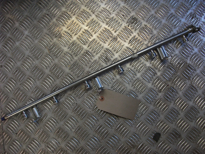 Image of FUEL RAIL ASSEMBLY RIGHT HAND