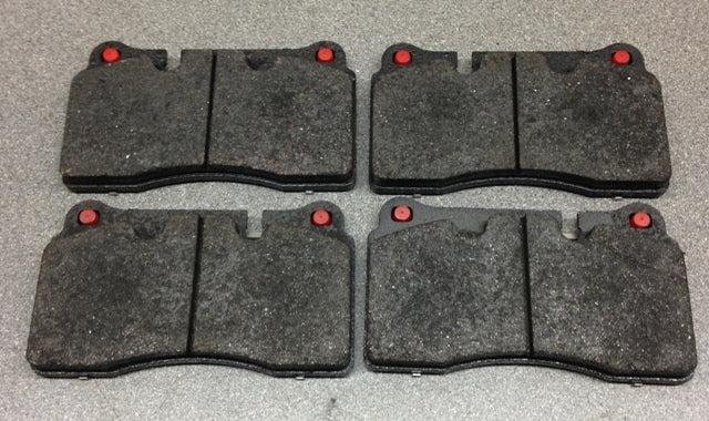 NEW GENUINE FRONT DISC BRAKE PADS