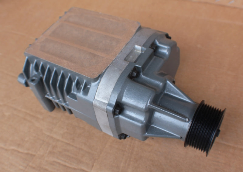 SUPERCHARGER AND PULLEY ASSEMBLY RIGHT HAND