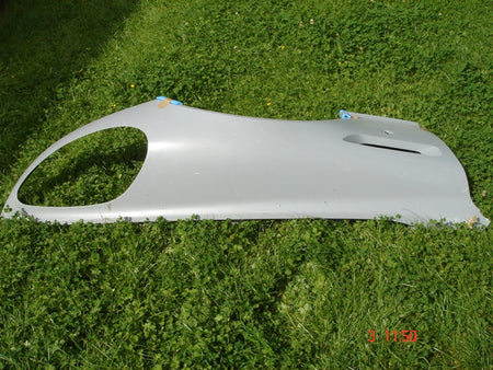 RIGHT FRONT WING FENDER