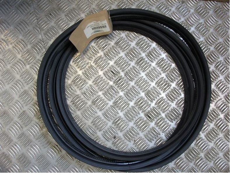 Image of LUGGAGE BOOT COMPARTMENT SEAL