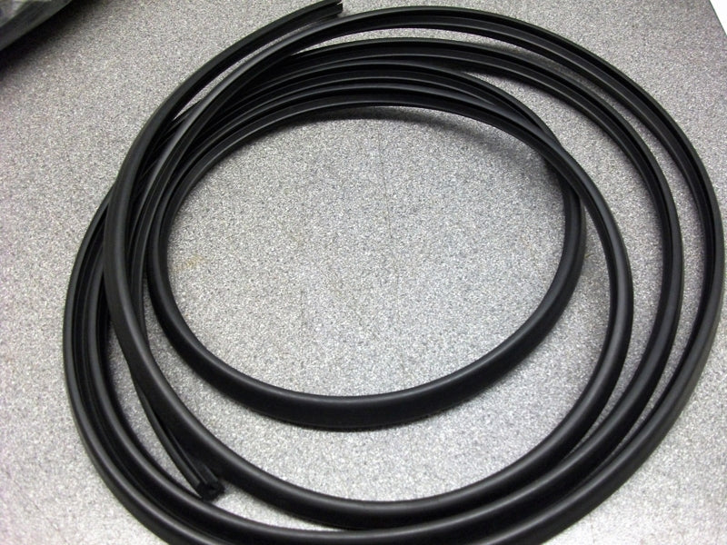 Image of REAR WINDSCREEN GLASS SEAL FINISHER MASTIC RETENTION DAM