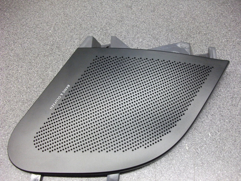 REAR DOOR B&O SPEAKER GRILLE 