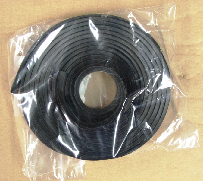 WINDSCREEN SEAL FRONT