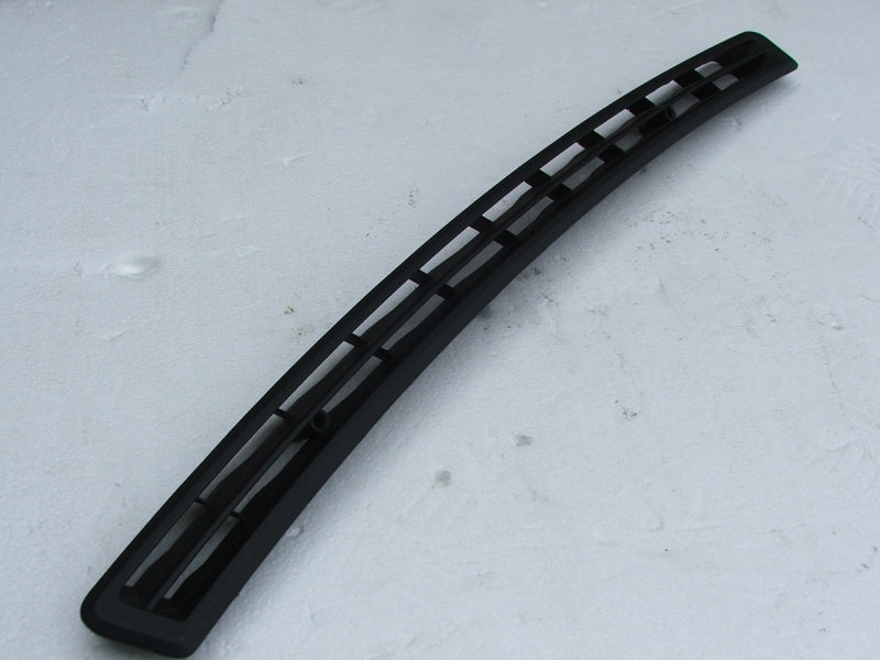 GRILLE WINDSCREEN DEFROST AIR VENT FOR CLIMATE CONTROL