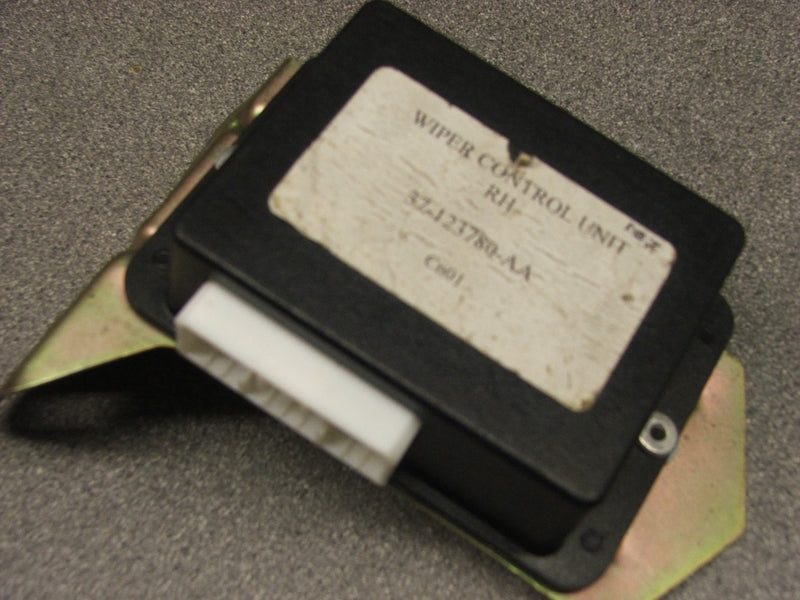 WIPER CONTROL UNIT RIGHT HAND