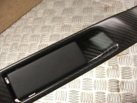 RIGHT HAND CARBON FIBRE DOOR HANDLE