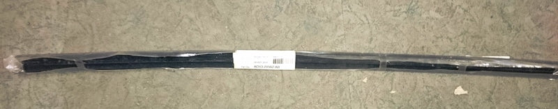 Image of DOOR WINDOW CHROME MOULDING SEAL RIGHT