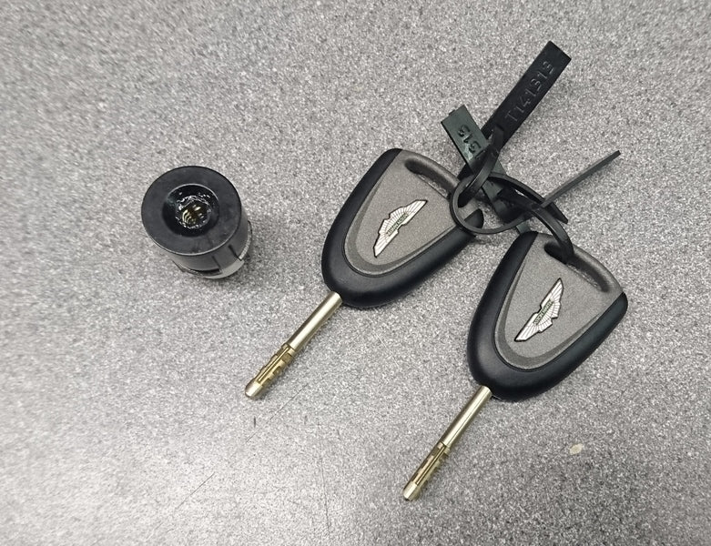 GLOVE BOX LOCK WITH 2 KEYS