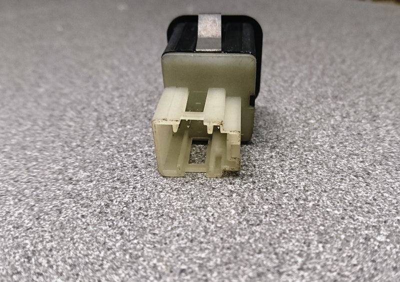 RIGHT HAND HEATED SEAT SWITCH