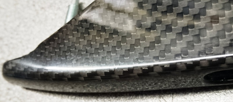 RIGHT HAND CARBON DOOR STRAKE 