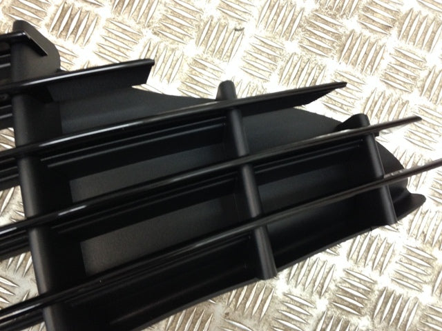 Image of FRONT RADIATOR GRILLE - DARK GLOSS BLACK - V12