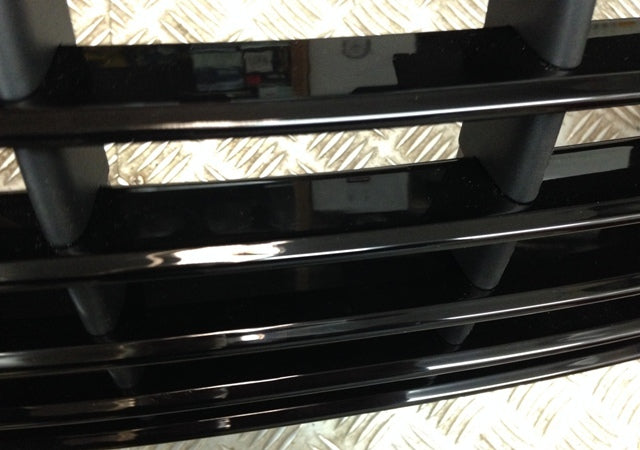 Image of FRONT RADIATOR GRILLE - DARK GLOSS BLACK - V12