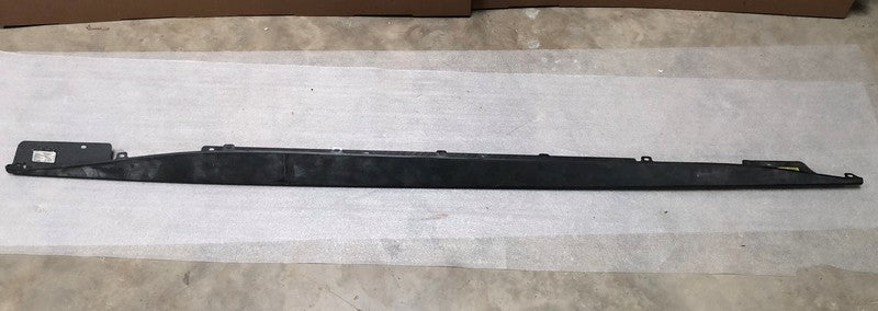 CARBON FIBRE RIGHT HAND SILL COVER ROCKER COVER