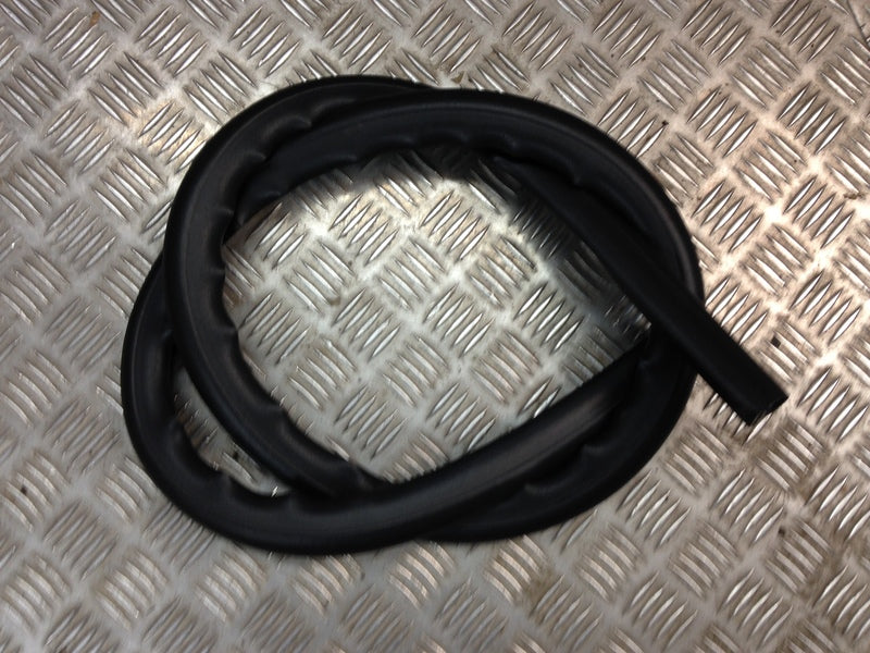 REAR LOWER DOOR SEAL 