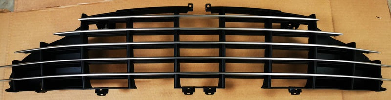 FRONT RADIATOR GRILLE - BRIGHT CHROME - V8