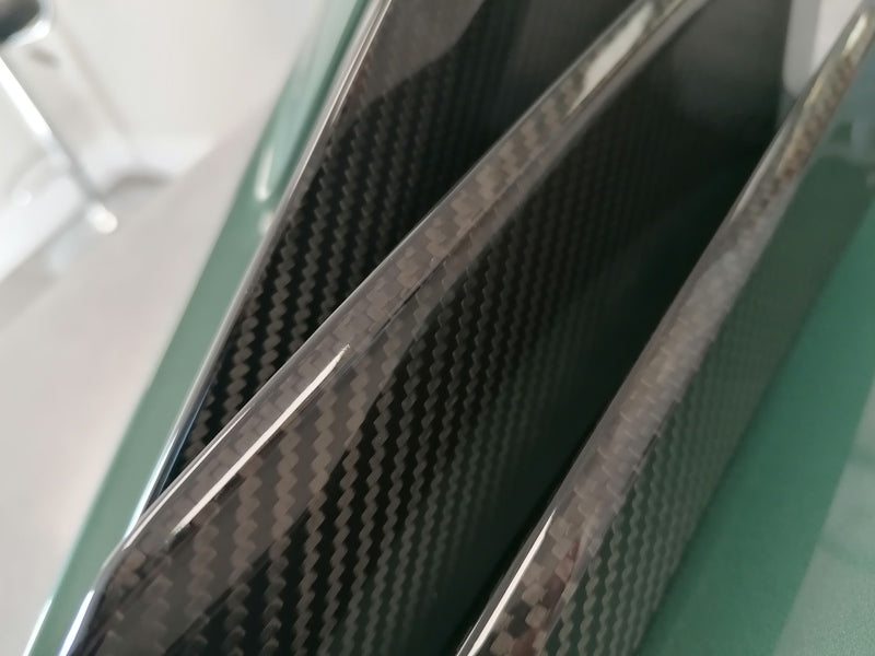 Image of FRONT FENDER LOUVRE VENT - CARBON LEFT
