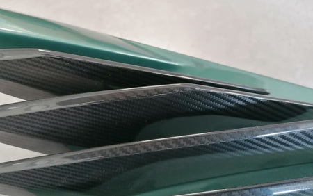 FRONT FENDER LOUVRE VENT - CARBON RIGHT