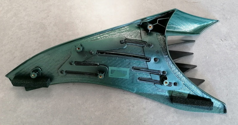 FRONT FENDER LOUVRE VENT - CARBON RIGHT