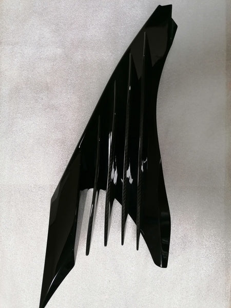 FRONT FENDER LOUVRE VENT - CARBON RIGHT
