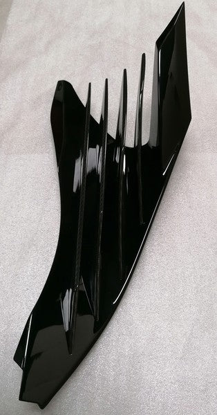 FRONT FENDER LOUVRE VENT - CARBON RIGHT