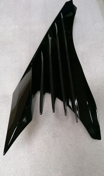 FRONT FENDER LOUVRE VENT - CARBON RIGHT