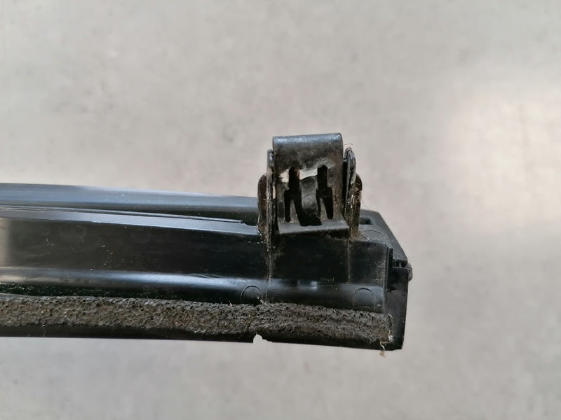 Image of RIGHT SIDE ROOF TRIM WITH SEAL