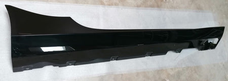 Image of GT8 BLACK RIGHT HAND SILL COVER