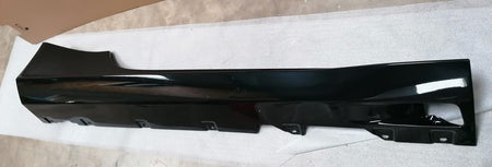 Image of GT8 BLACK RIGHT HAND SILL COVER