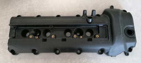 Image of RIGHT CYLINDER HEAD COVER