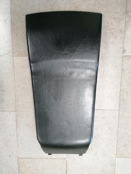 REAR CENTRE PANEL TRIM