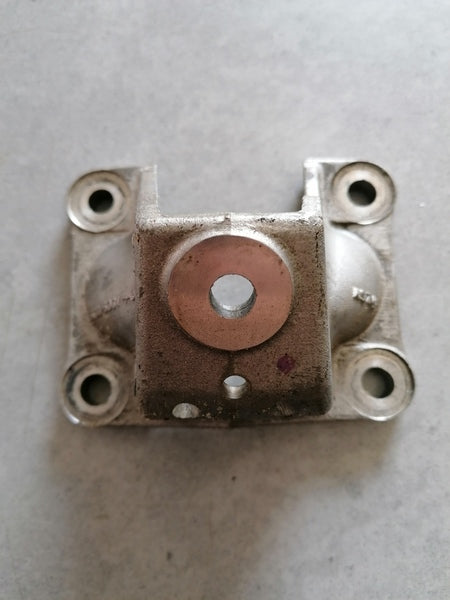 LEFT HAND ENGINE SUPPORT MOUNT BRACKET
