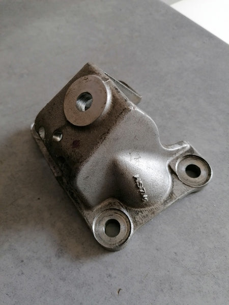 LEFT HAND ENGINE SUPPORT MOUNT BRACKET