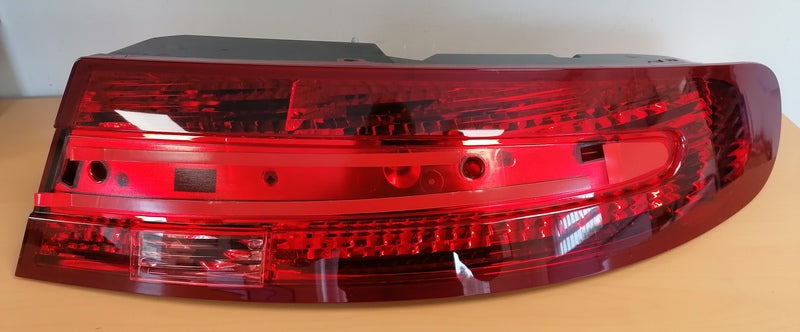 RIGHT TAIL LIGHT REAR LAMP