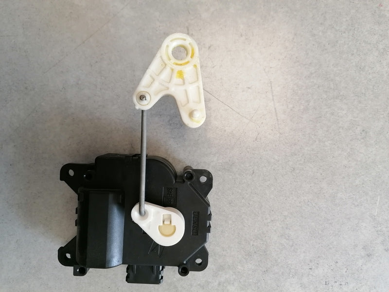 Image of HEATER BLOWER FLAP SERVO ACTUATOR MOTOR