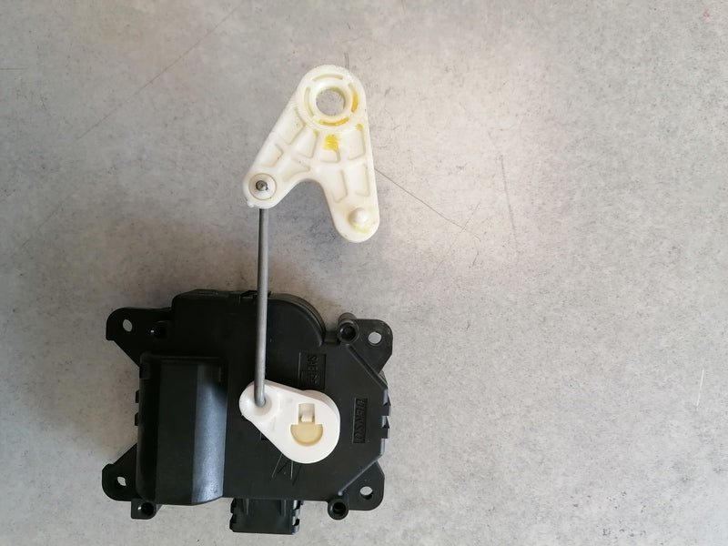 Image of HEATER BLOWER FLAP SERVO ACTUATOR MOTOR