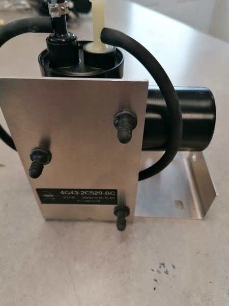 Image of VACUUM PUMP ASSEMBLY COMPLETE WITH BRACKET