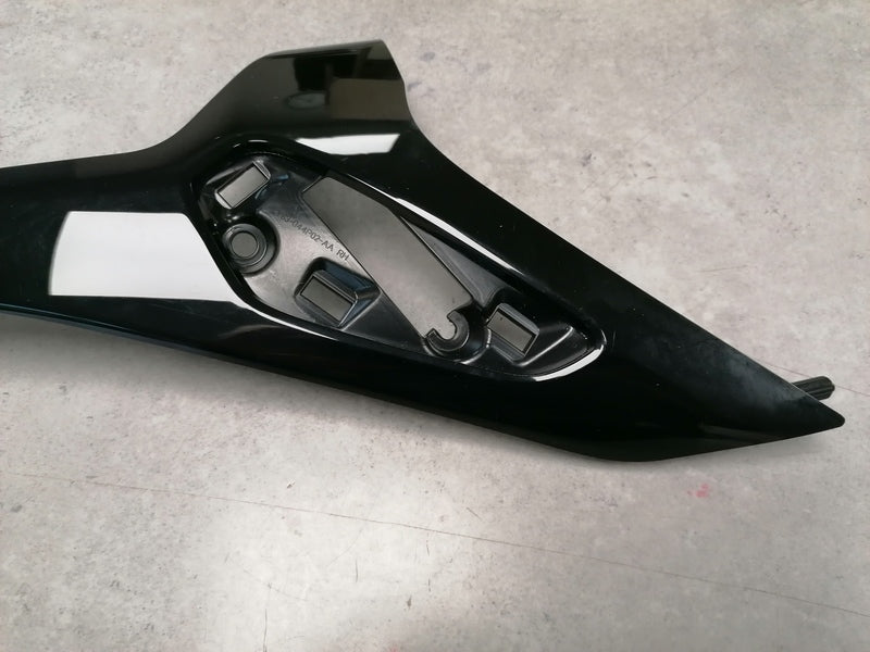 Image of CENTRE CONSOLE VENEER GLOSS BLACK