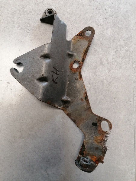Image of RIGHT SIDE AIR FILTER BOX MOUNTING BRACKET