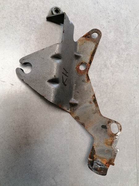 Image of RIGHT SIDE AIR FILTER BOX MOUNTING BRACKET