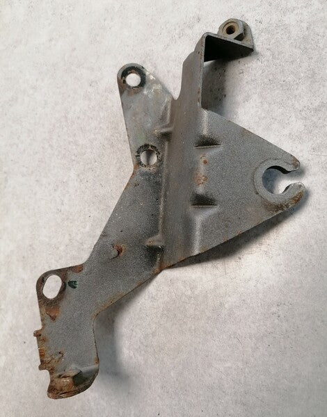 Image of LEFT SIDE AIR FILTER BOX MOUNTING BRACKET