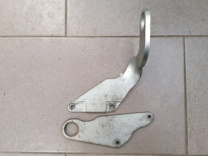 ENGINE LIFTING BRACKETS (PAIR)