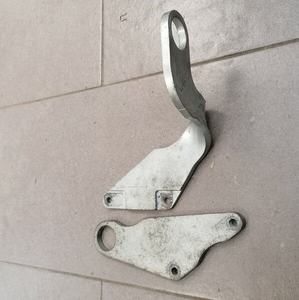 ENGINE LIFTING BRACKETS (PAIR)