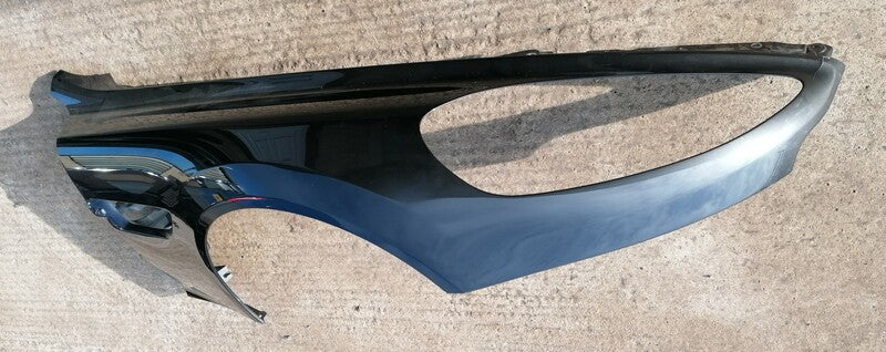 RIGHT HAND FRONT WING FENDER ASSEMBLY