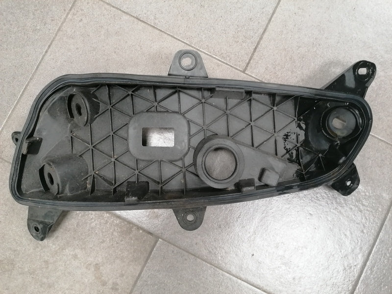 RIGHT REAR LIGHT LAMP BACKING MOUNTING PANEL