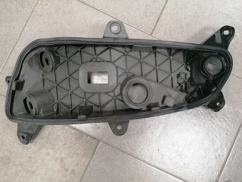 RIGHT REAR LIGHT LAMP BACKING MOUNTING PANEL