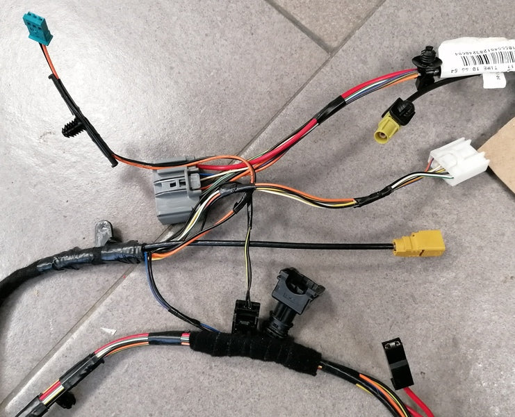 Image of TAILGATE HARNESS RIGHT HAND SIDE