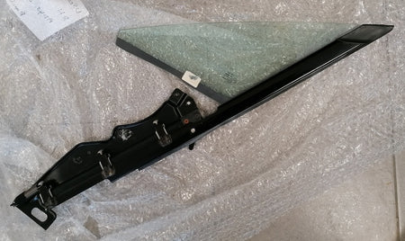 1/4 LIGHT GLASS WINDOW RIGHT FRONT