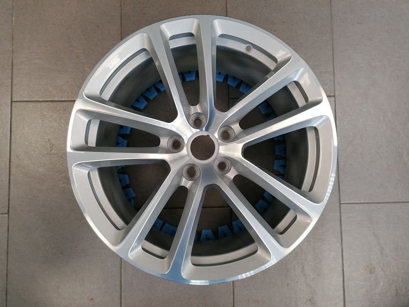 Image of REAR 19" ALUMINIUM ALLOY WHEEL